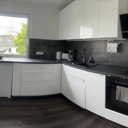 Апартаменты Schoenes Mit Dachterrasse *