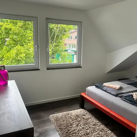 Schoenes Mit Dachterrasse شقة