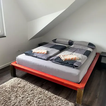 Schoenes Mit Dachterrasse Апартаменты *