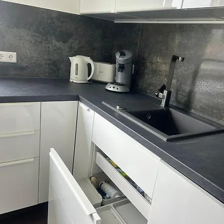 شقة Schoenes Mit Dachterrasse