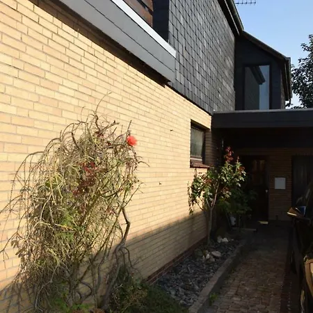 Апартаменты Schoenes Mit Dachterrasse *